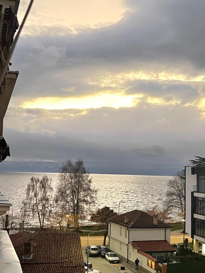 Exclusive Apartments With Lake View Ohrid Exterior photo