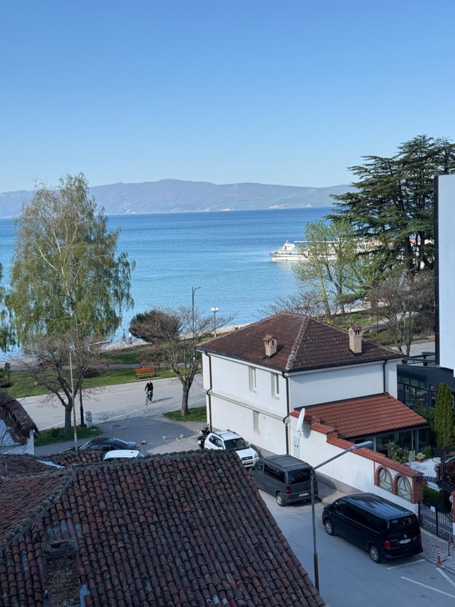 Exclusive Apartments With Lake View Ohrid Exterior photo