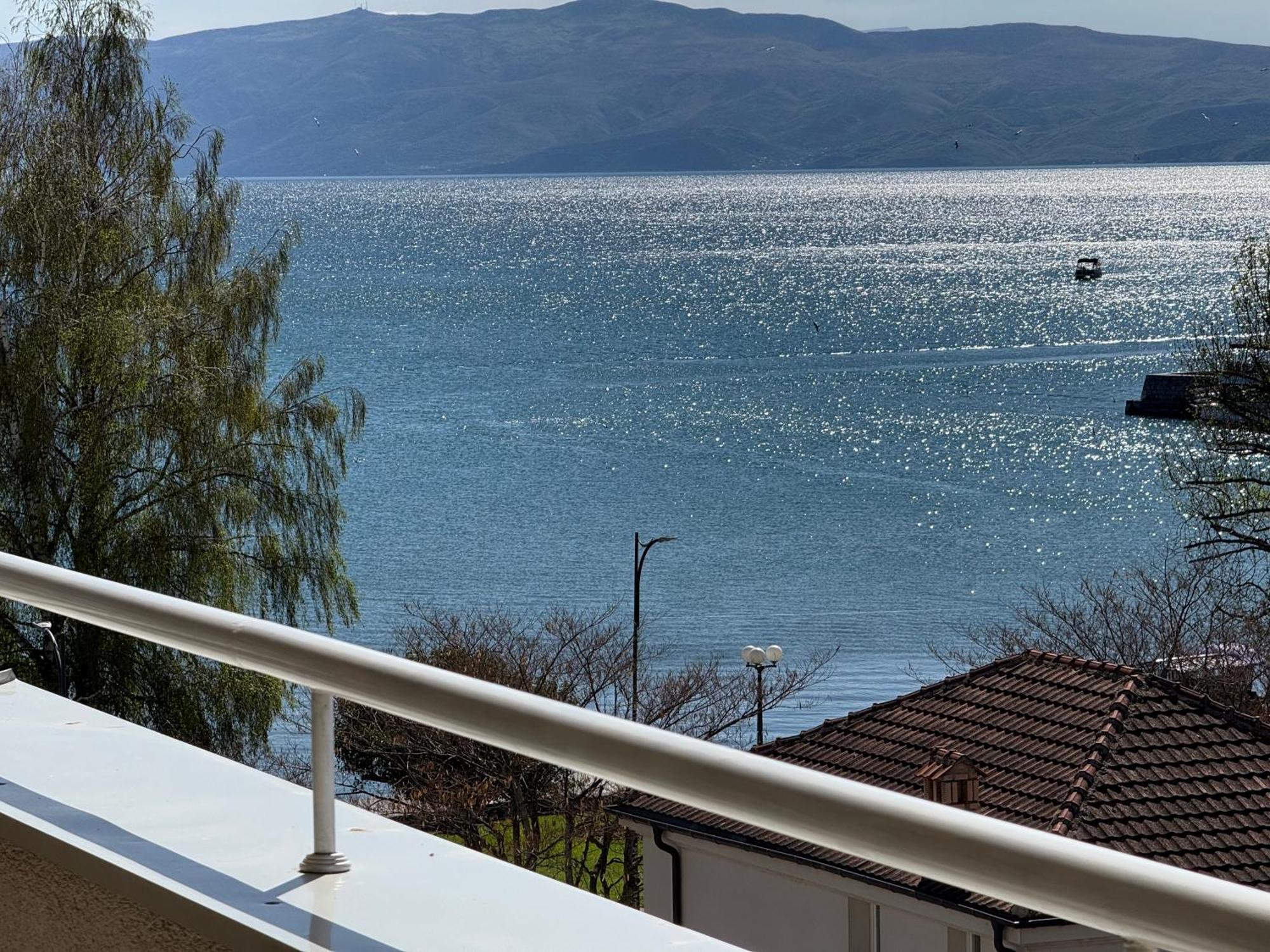 Exclusive Apartments With Lake View Ohrid Exterior photo